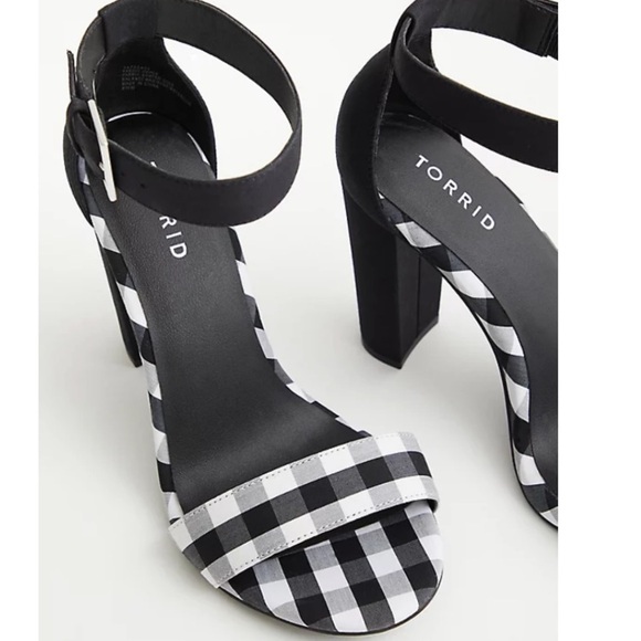 TORRID NWT BLACK & WHITE GINGHAM TAPERED HEEL (WW) - Picture 3 of 5